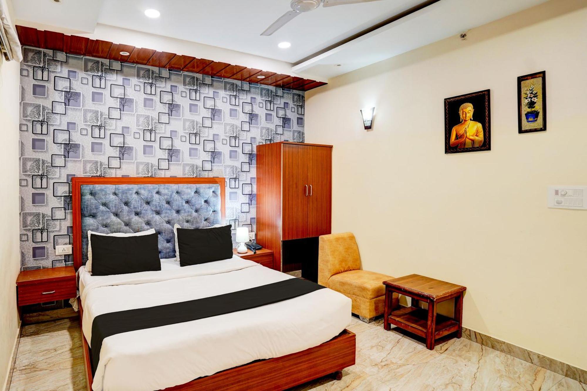 Townhouse Ram Katora Near Vishwanath Temple Formerly Sv Grand Hotel Varanasi Exterior foto