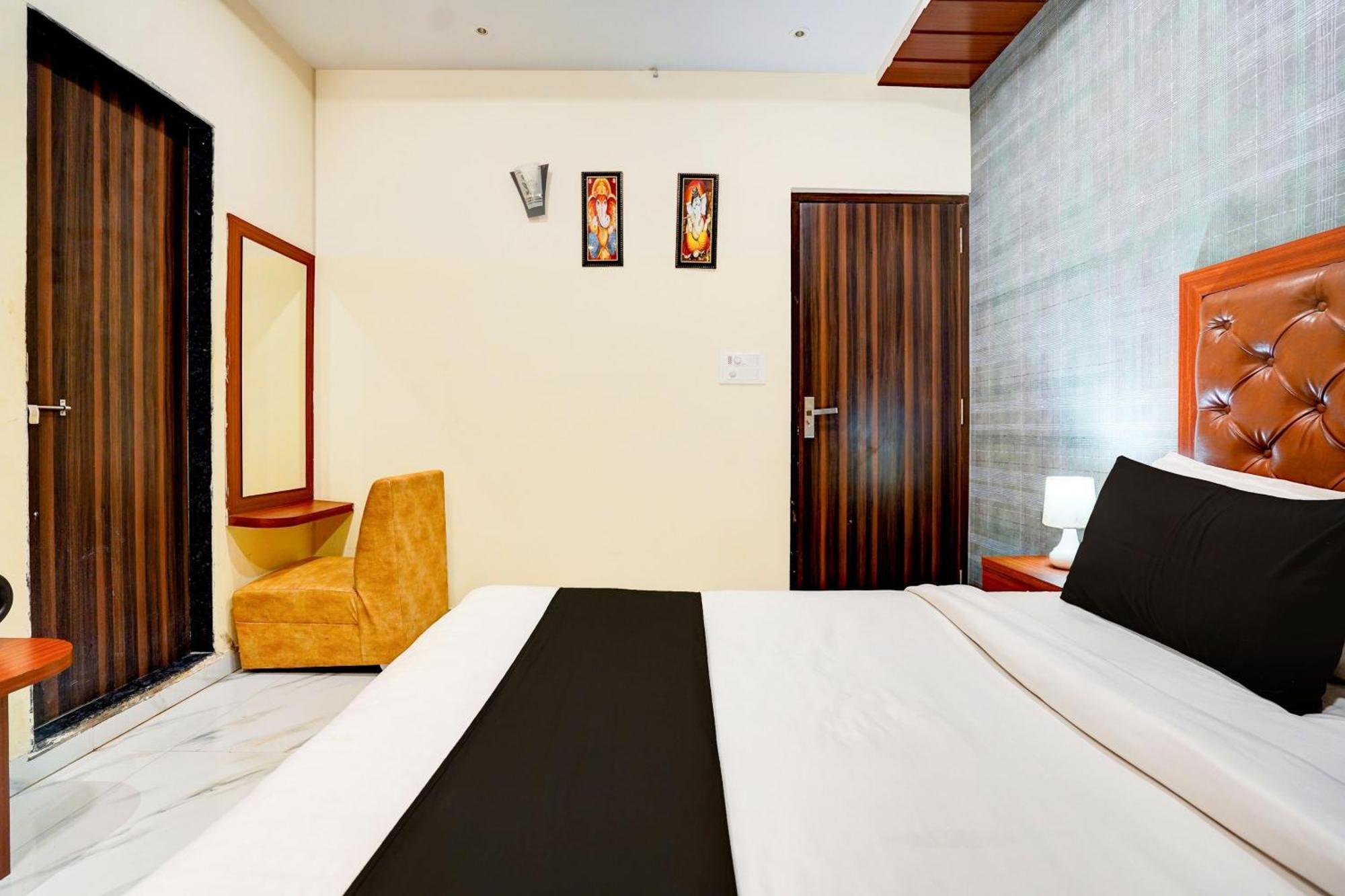 Townhouse Ram Katora Near Vishwanath Temple Formerly Sv Grand Hotel Varanasi Exterior foto
