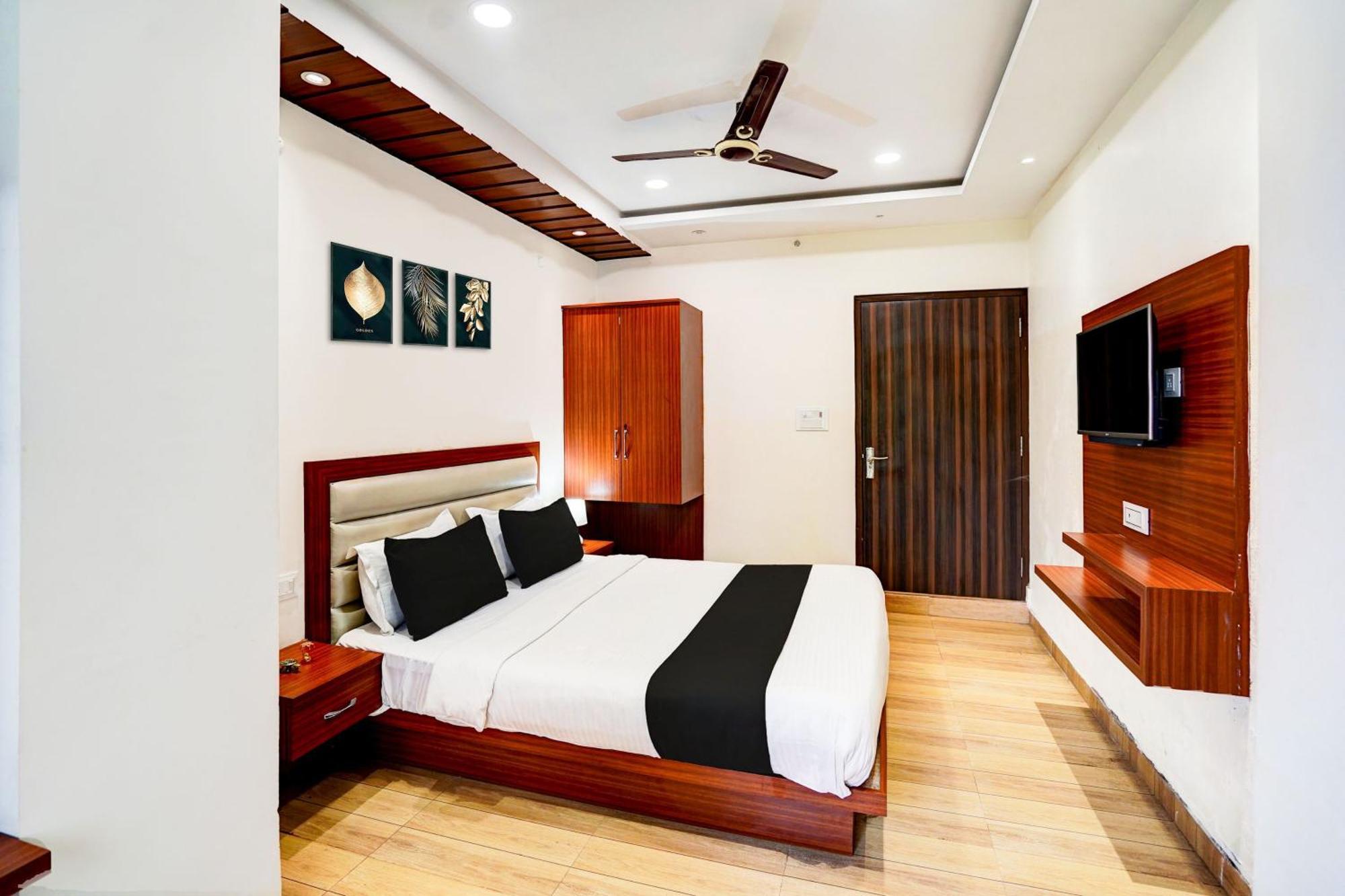 Townhouse Ram Katora Near Vishwanath Temple Formerly Sv Grand Hotel Varanasi Exterior foto